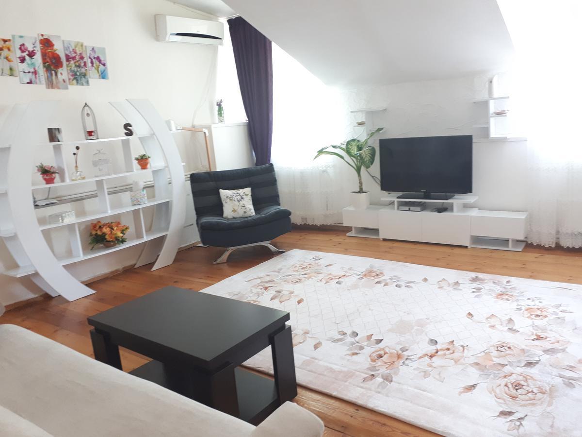 Karin House Apartment Tbilisi Bagian luar foto